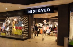 Reserved, kto jest właścicielem? Jak długo i co sprzedaje w Polsce? Sklep Reserved