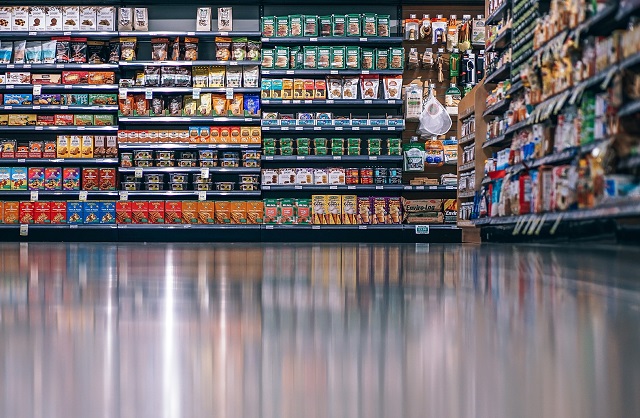 supermarket-korytarz Aleja w supermarkecie