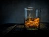Whisky, które są w rękach polskich przedsiębiorców Szklanka whisky